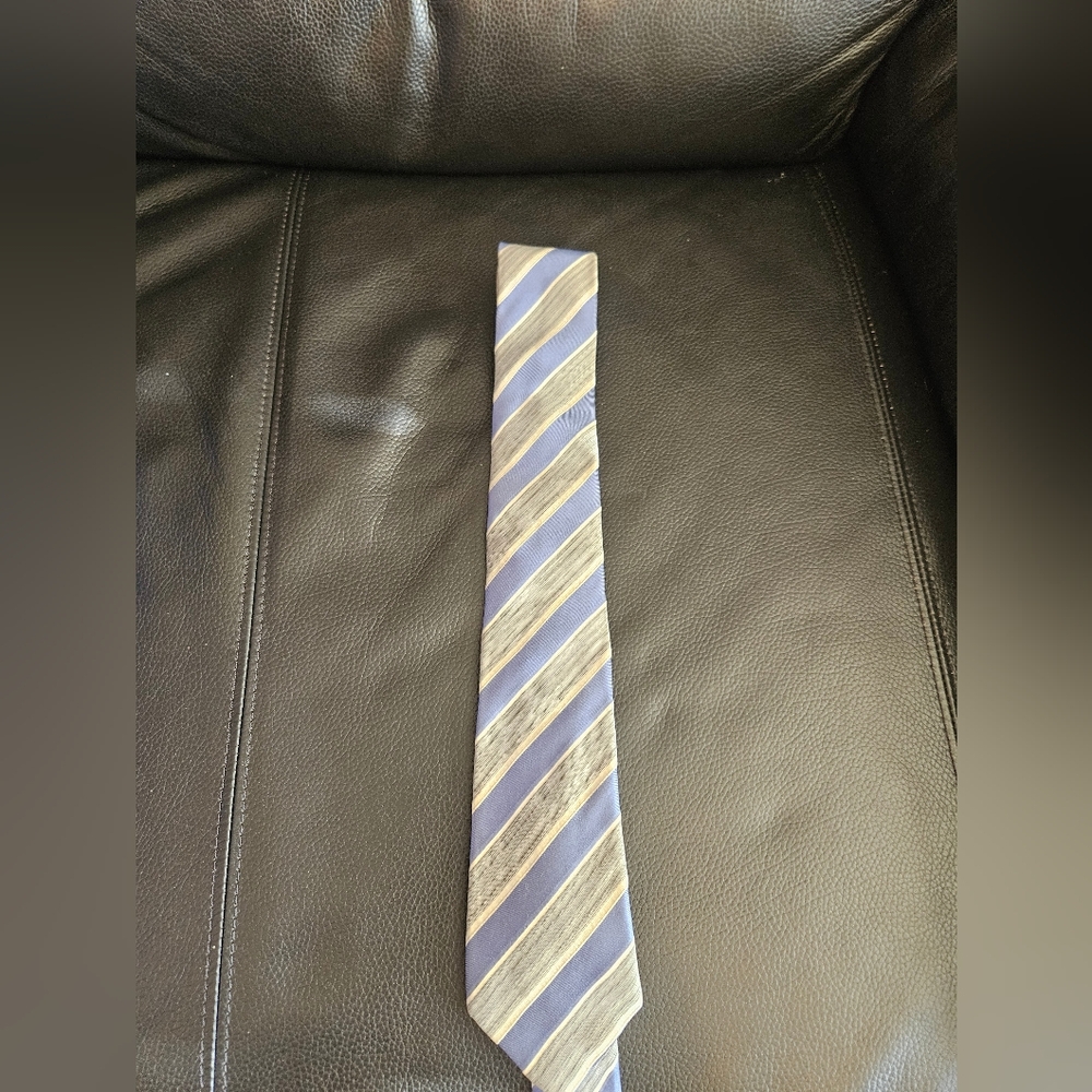 RW & CO 80 percent silk tie